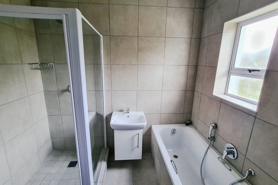To Let 2 Bedroom Property for Rent in Parsonsvlei Eastern Cape